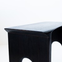 <a href="https://www.galeriegosserez.com/artistes/cober-lukas.html">Lukas Cober</a> - Kuro - stool